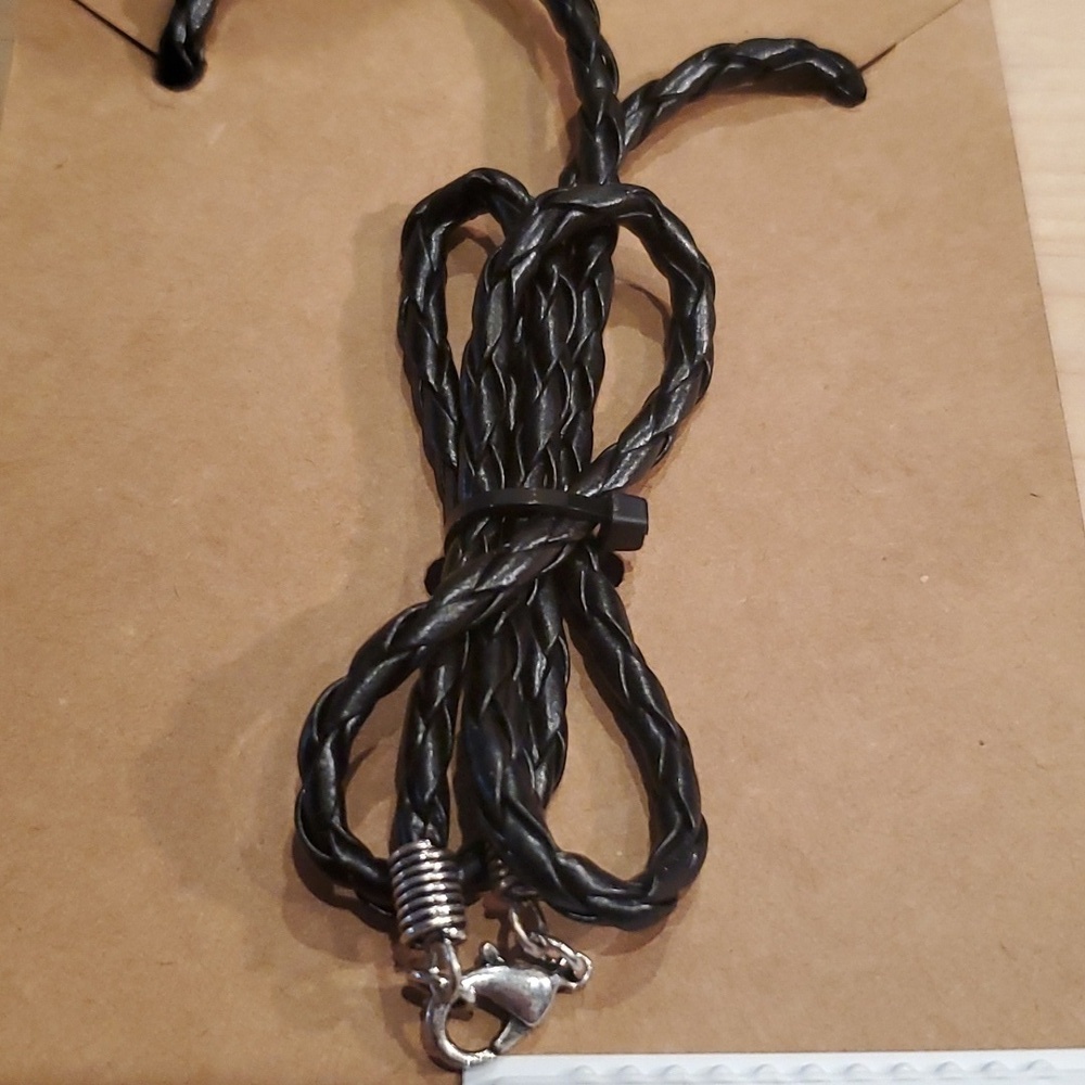 ⚜️ NIB ARROW NECKLACE - Picture 4 of 5